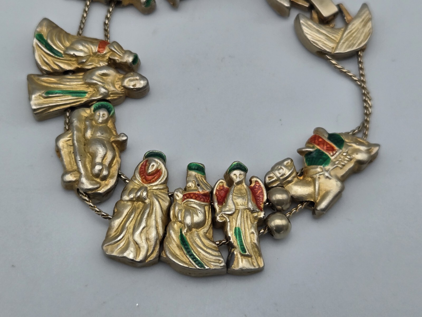 VTG Medici Two Sisters Slide Charm Bracelet Nativity Christmas Scene Gold Tone