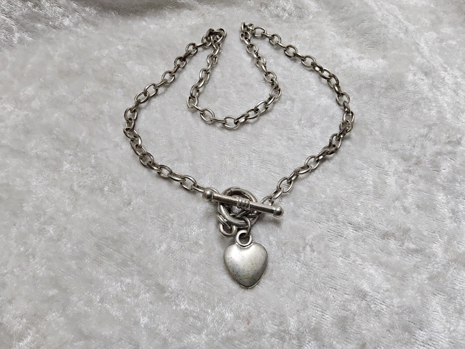 Silver Tone Chain Necklace Heart Toggle Clasp 16in