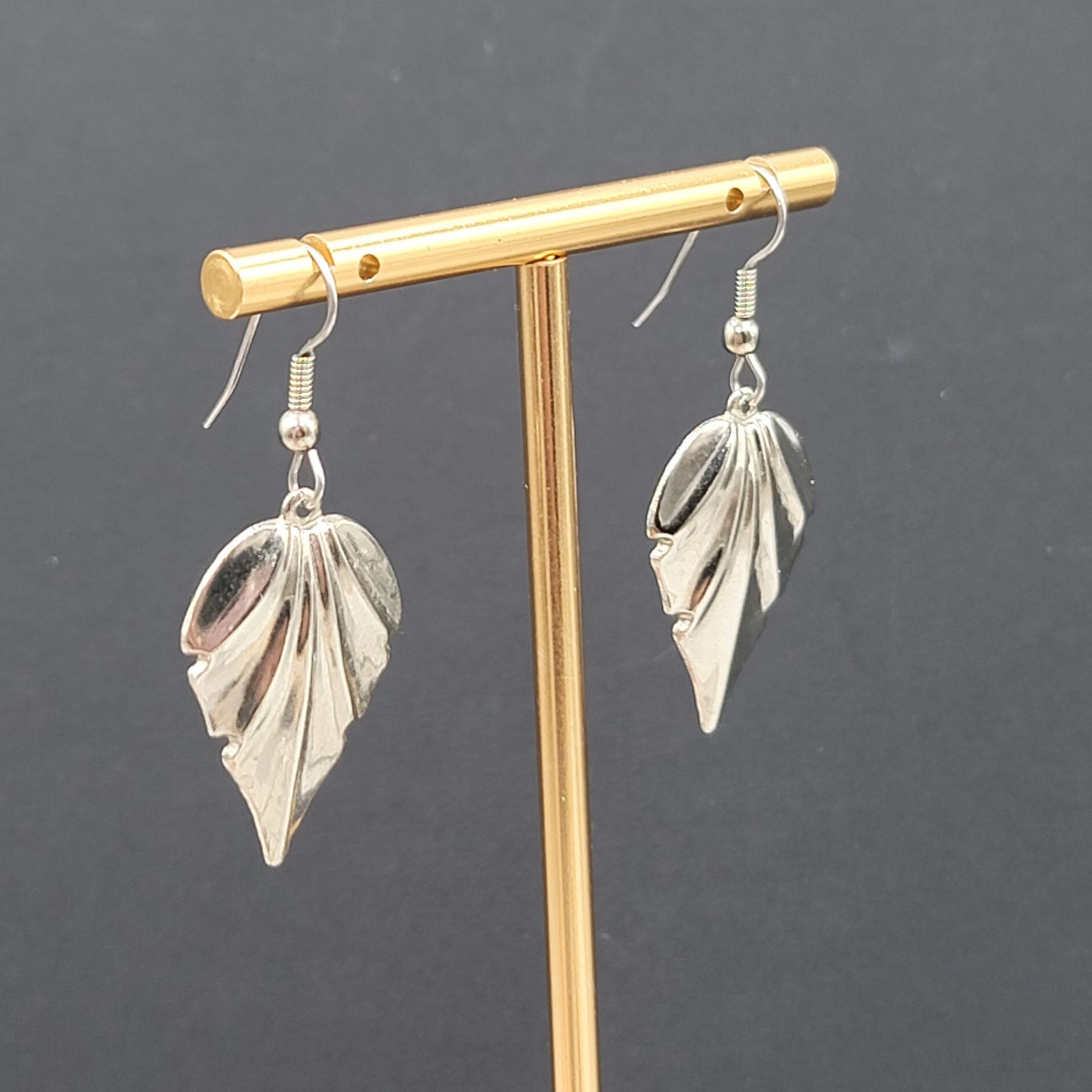Vintage Pierced Earrings Silver tone Dangle Leaf 1 1/8″