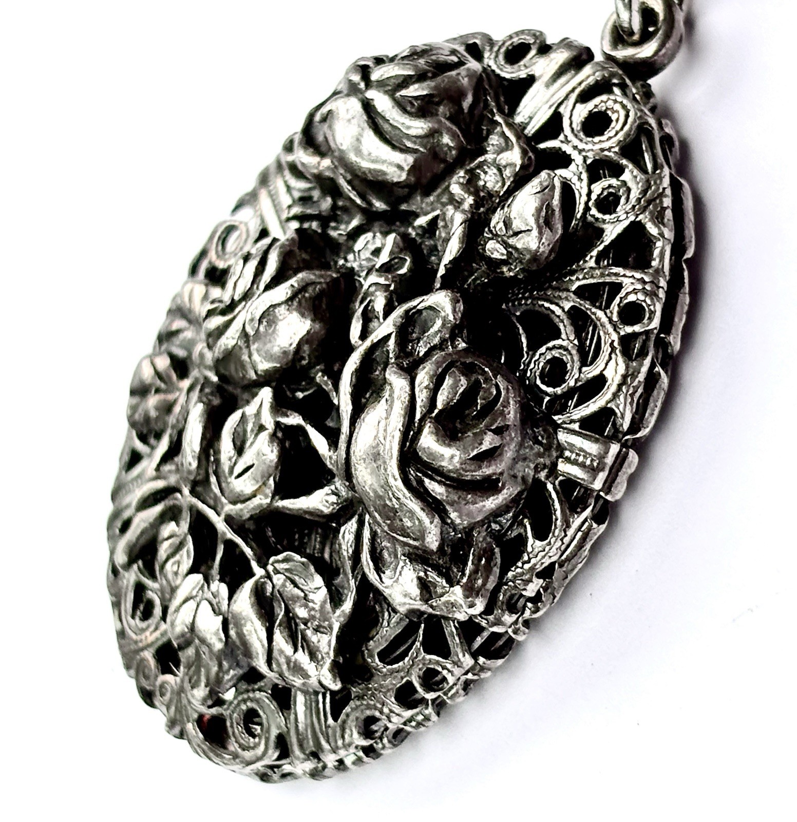 Vintage Napier Locket , Roses 1971 Filigree Long 29″ Dark Silver Tone READ