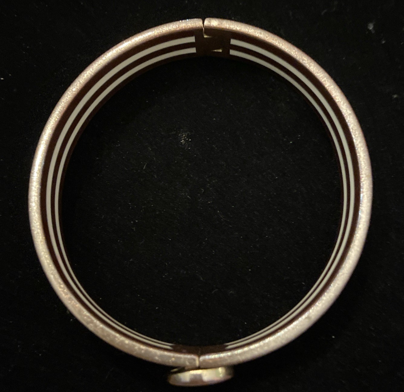 Classic HENRI BENDEL Chestnut Enamel Centennial Stripe Hinged BANGLE BRACELET