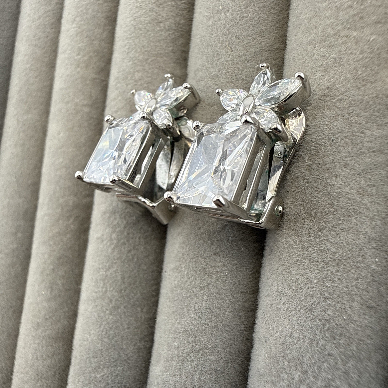 Nolan Miller Earrings Rhinestone Silver Emerald Cut Crystal CLIP ON Cocktail