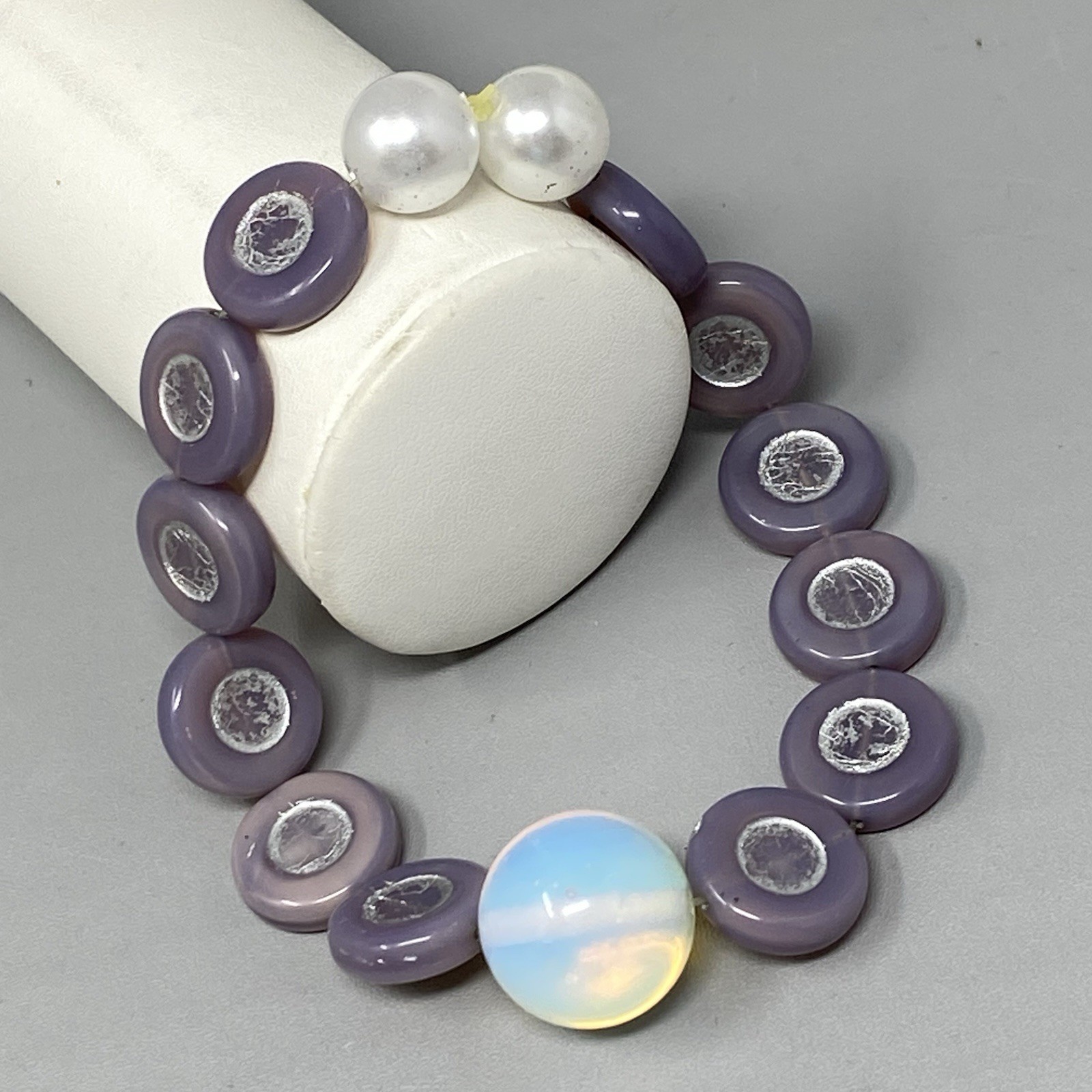 Czech Glass Bead Bracelet Stretch Purple Coin Metallic Large Opalescent 8″