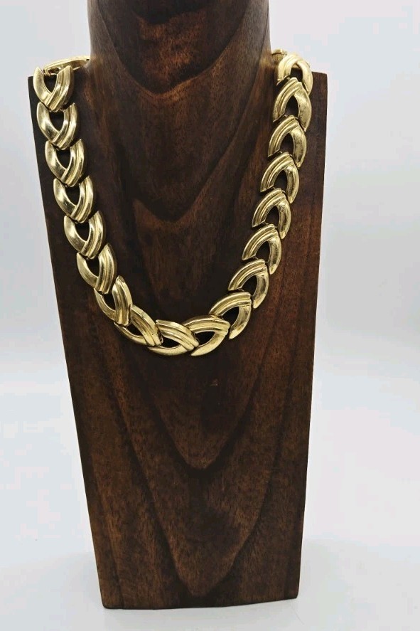 Gold Tone Triangle Necklace Collar Chunky 80’s style Couture Vintage 17.5 in