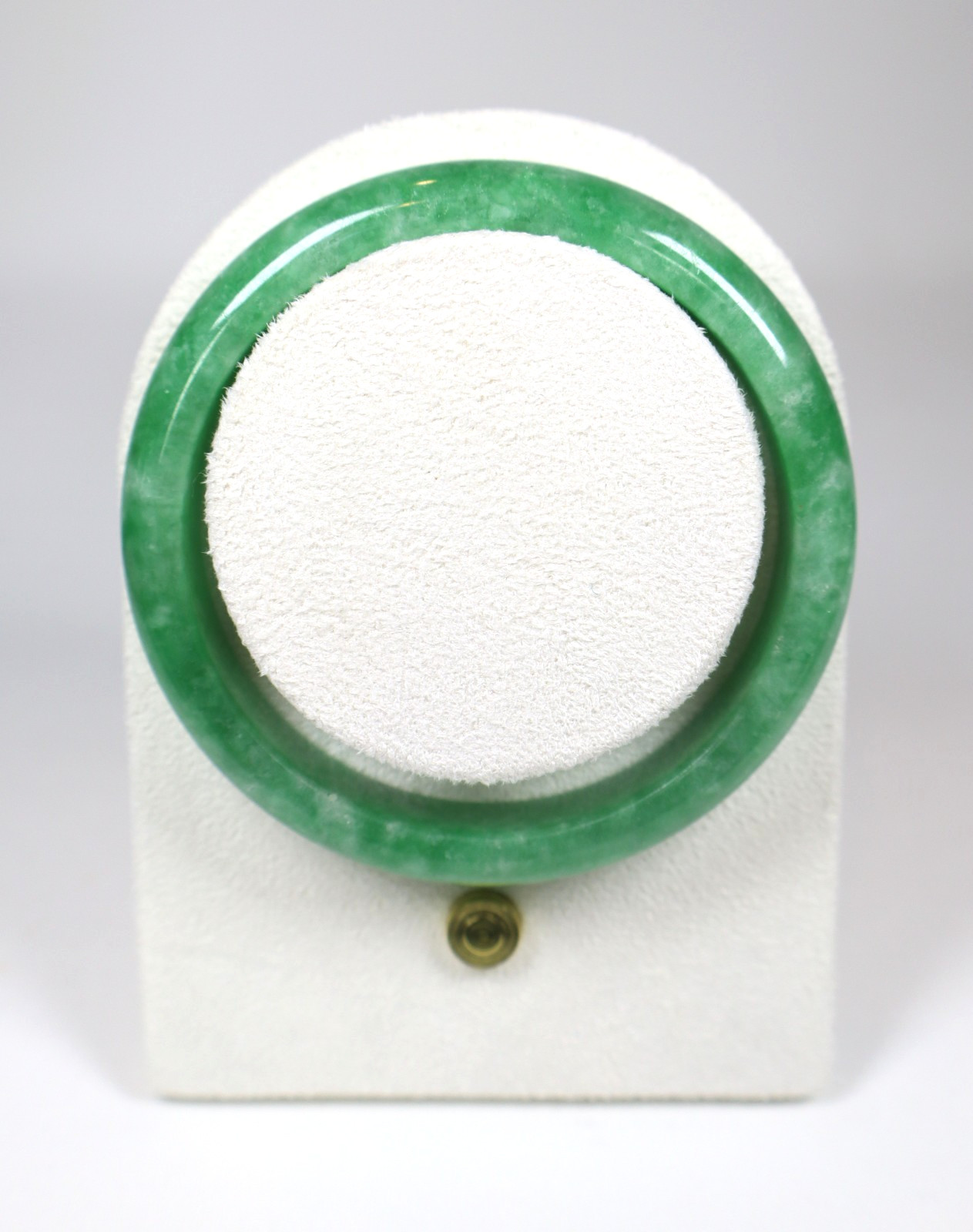 Genuine Vintage Chinese Green Jadeite Gemstone Bangle 58.26mm Diameter