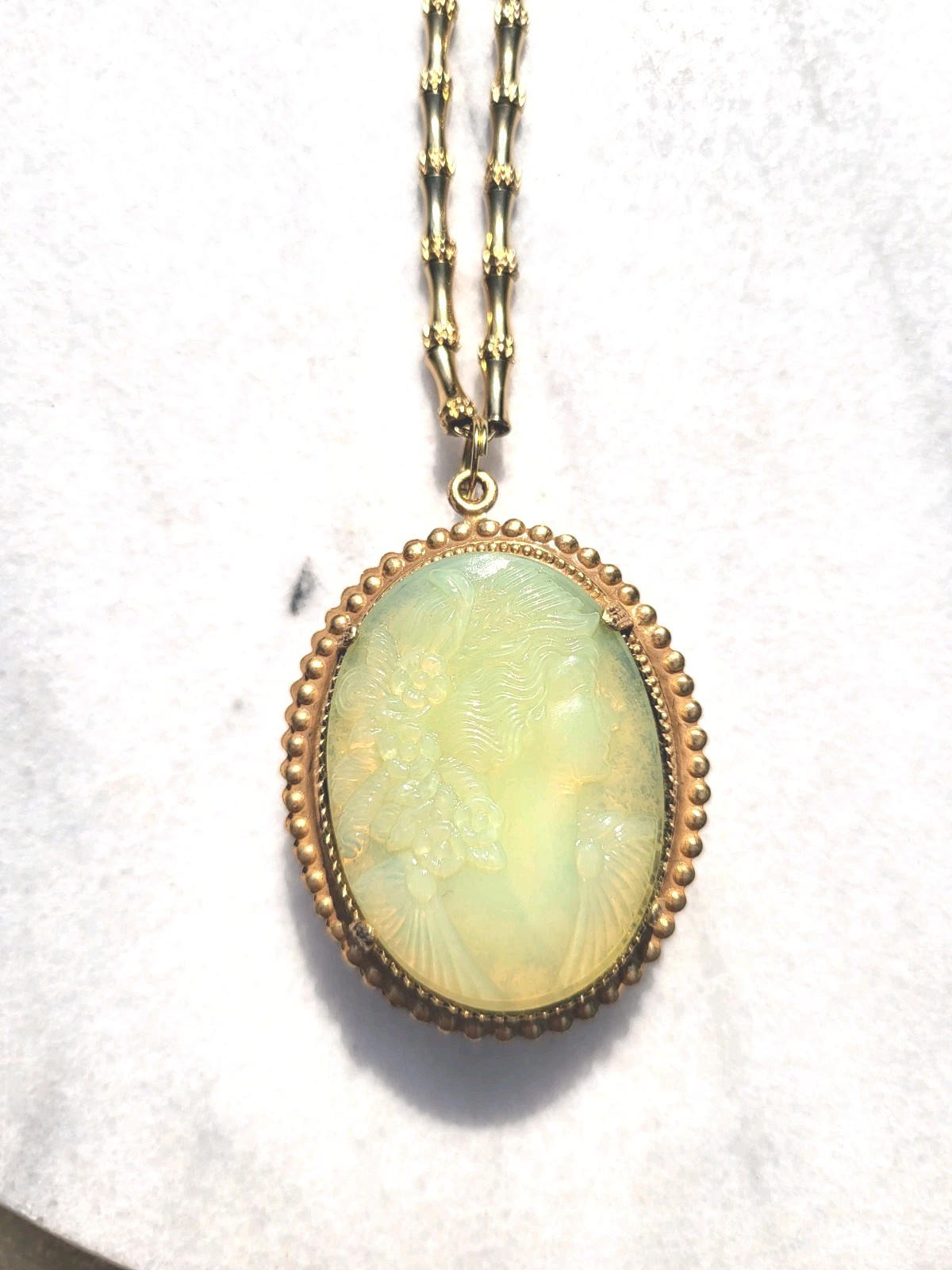 VINTAGE HASKELL 2 LADY CAMEO’S URANIUM GLASS PENDANT MONET BAMBOO NECKLACE OOAK