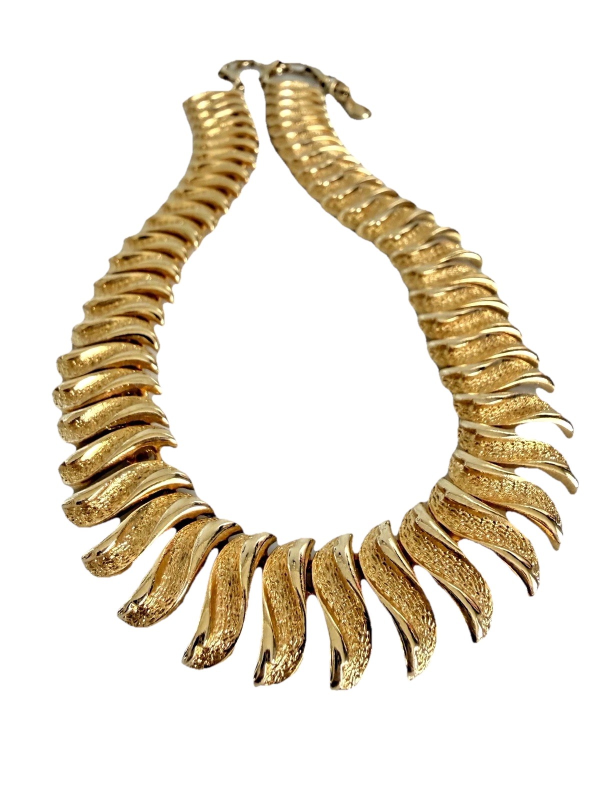 Vintage Coro Gold Tone Articulated Textured Links Choker Chain Necklace 14″