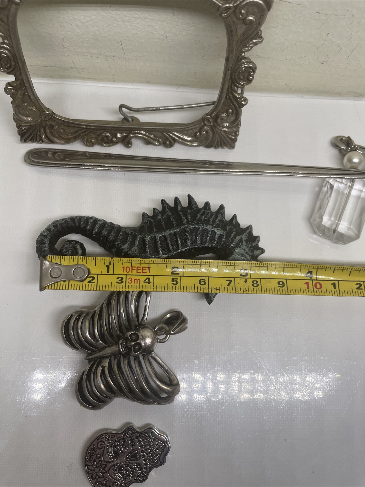 Lot of Metal Decorative Jewelry Assorted Items Seahorse Butterfly Photo H. 6 Pcs