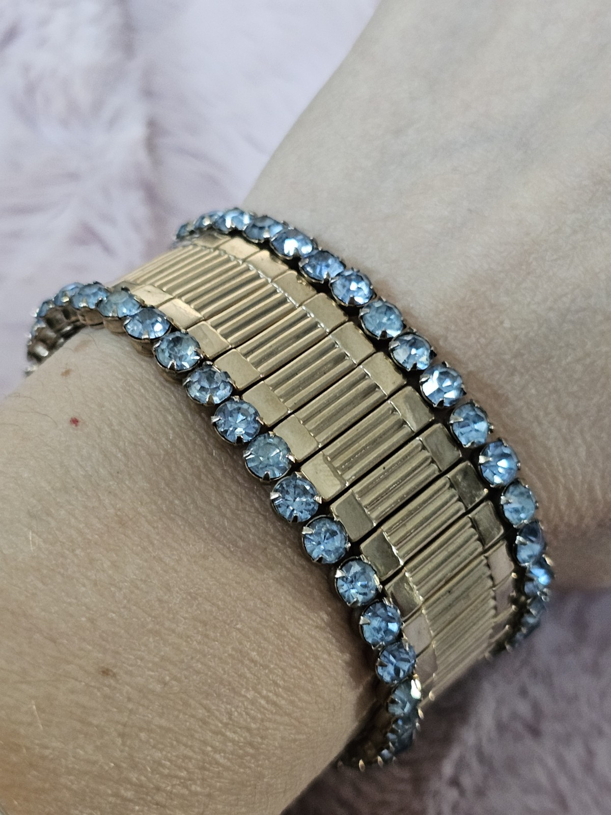 Vintage 1950s Harwood Signed Goldtone Blue Rhinestone Expanding Bracelet