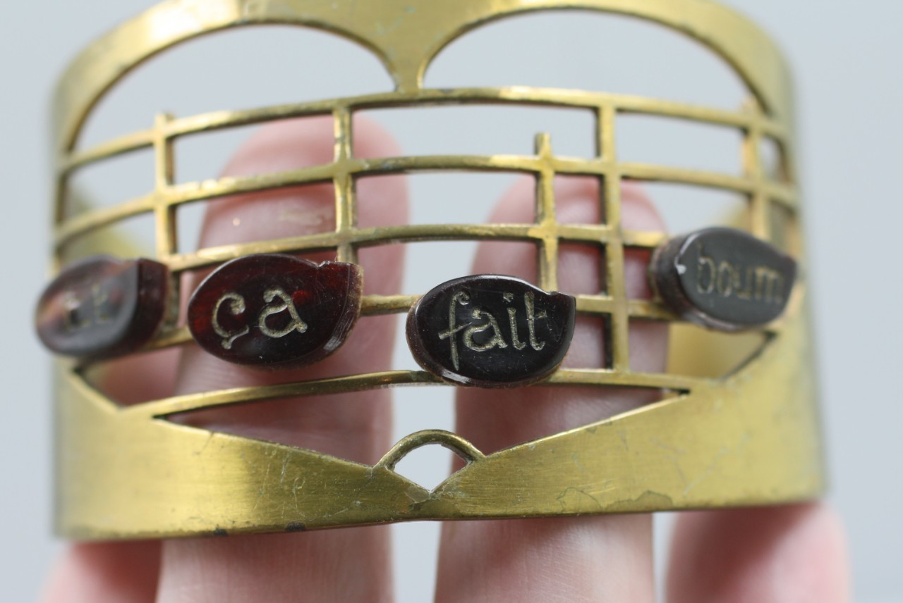 Vintage 40’s wide brass cuff Musical notes heart shape Et ca fait boum bracelet