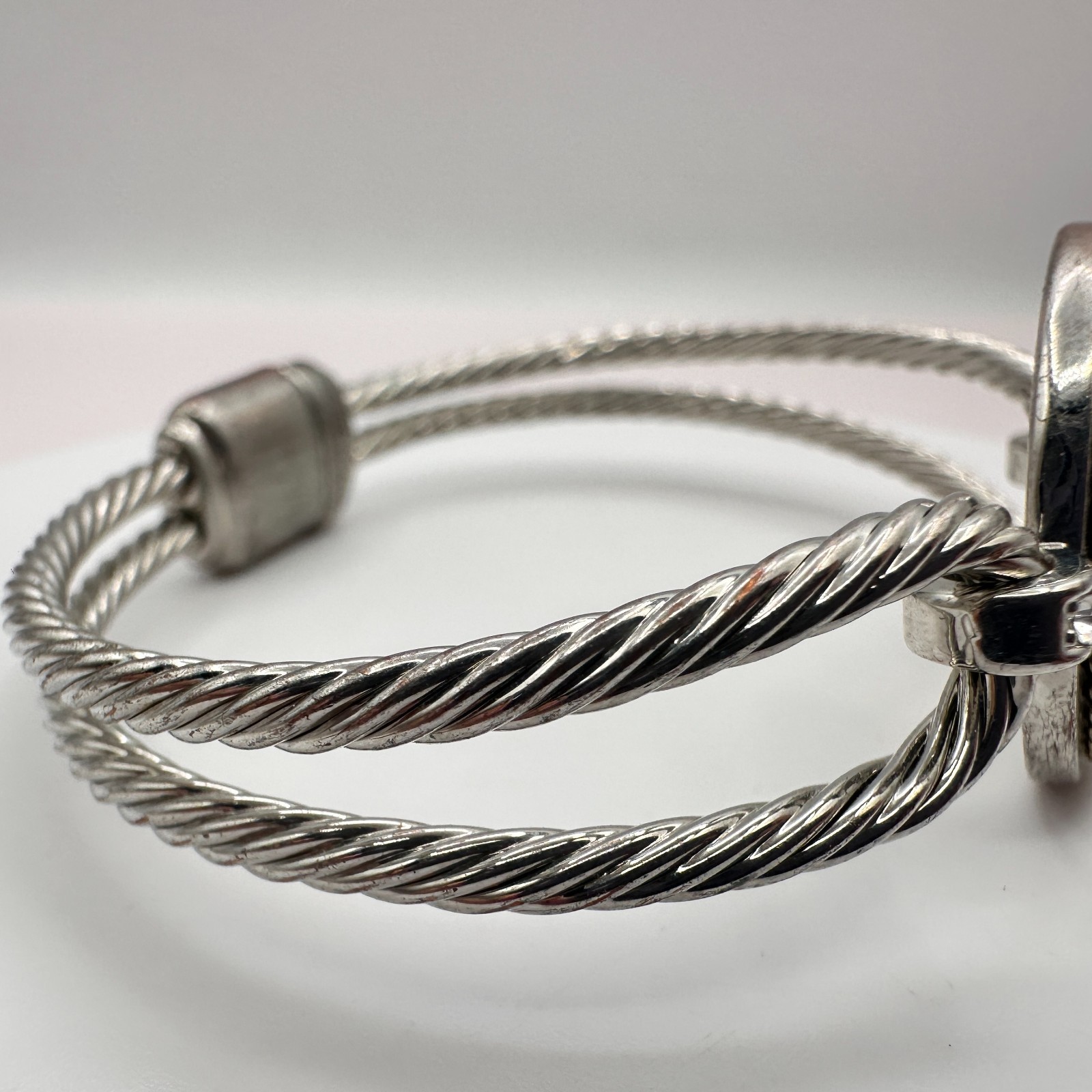 Vintage 90s Silver Tone Initial P Cable Bangle Bracelet Glass Accents Jewelry