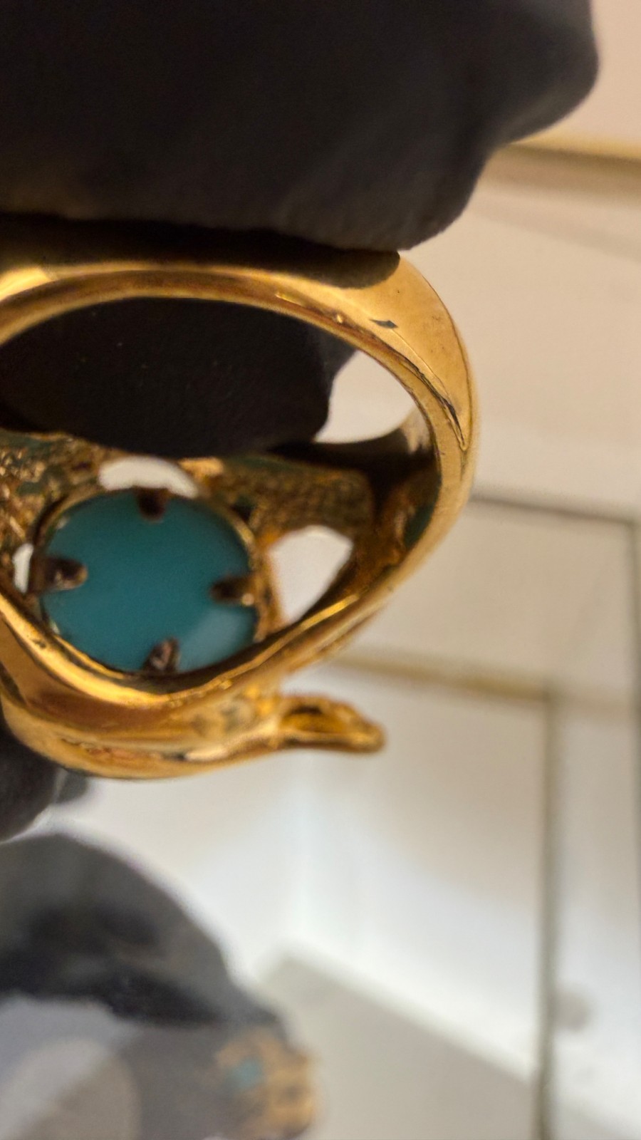 Vintage Gold Tone Faux Turquoise Swirl Statement Ring | Size 6 Rhinestone