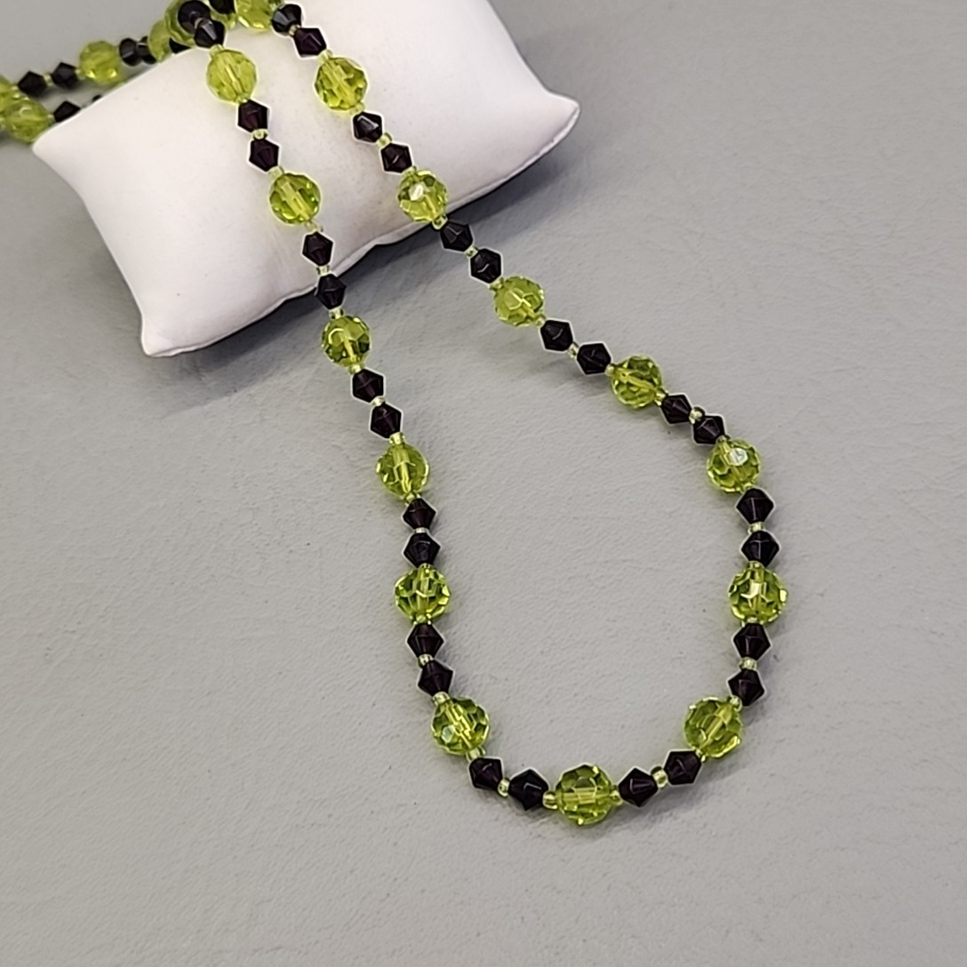 Vintage Glass Beaded Necklace Green Black Bicone 23″