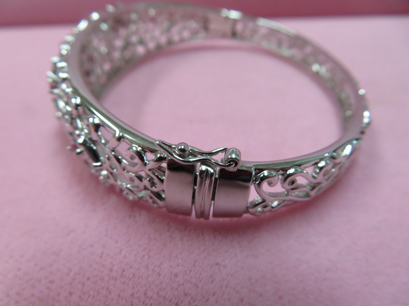 Ross Simons 7″ 925 Sterling Silver Hinged Ruby Sapphire Emerald Bangle Bracelet