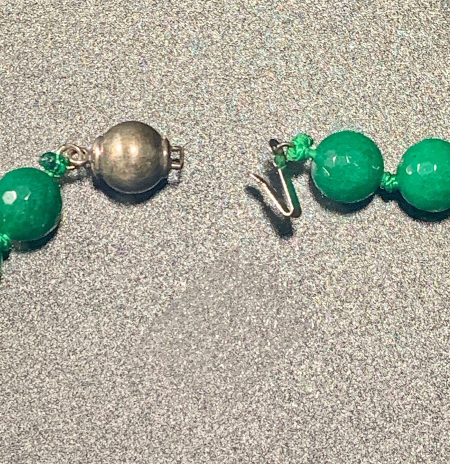 Green Agate Beaded Necklace With Faceted Round Beads & Vintage-Style Clasp
