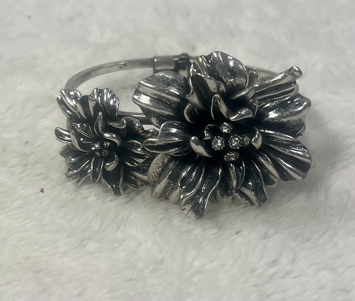 Vintage Costume Jewelry Metal Flower Bracelet Fossil