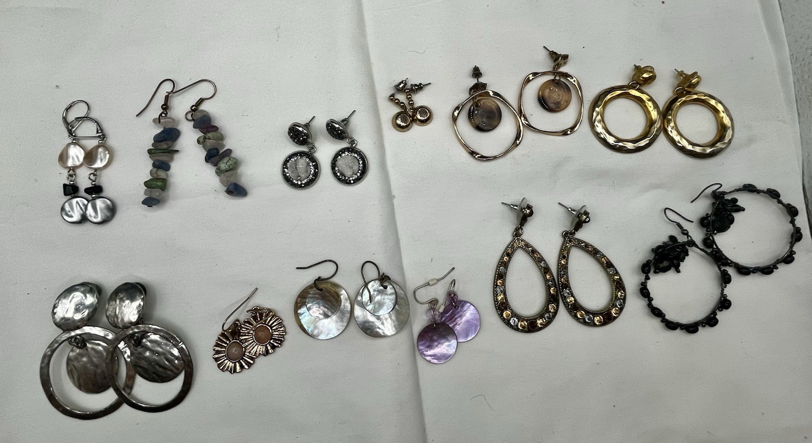 VTG-modern Fashion Drop Earrings Multi Designs Materials Wear Resell 46pr. Lot