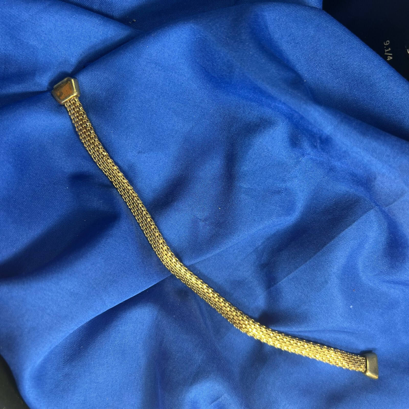 Vtg MONET meshed style washed gold tone 7 1/4″ x 5/16″ bracelet magnet closure