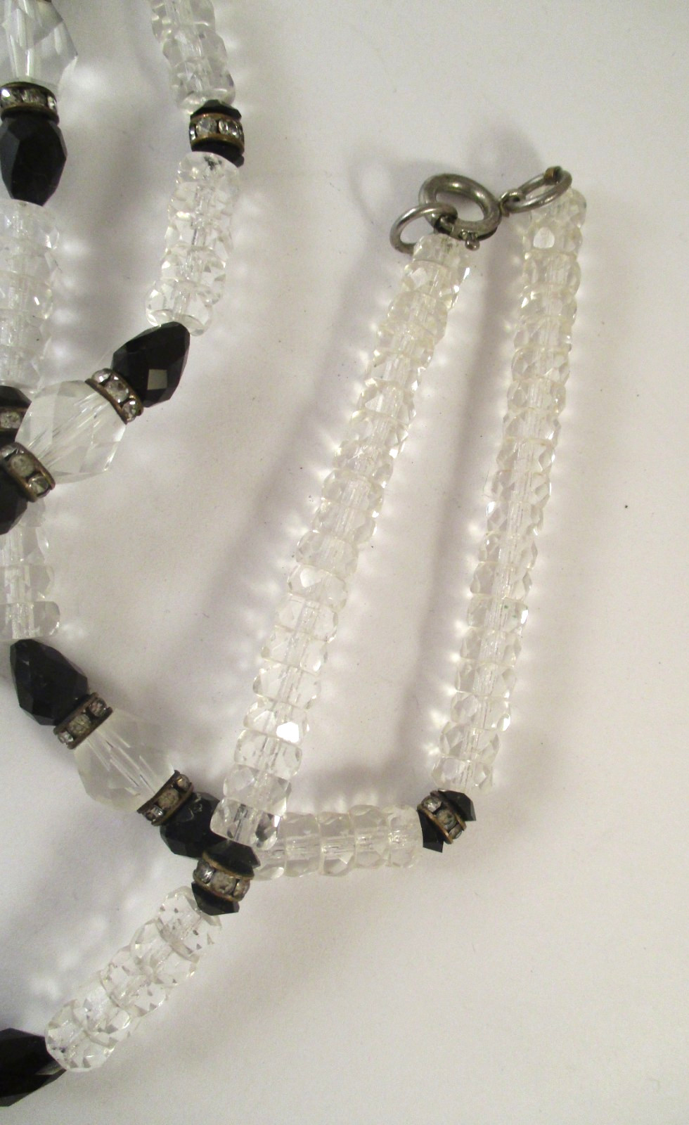 Vintage BLACK & CLEAR GLASS RHINESTONE RONDELLE BEADED NECKLACE 31-1/4″