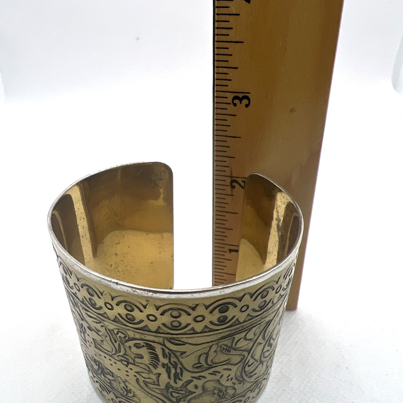 Vtg Amy Kahn Russell Cuff Bracelet Story Teller Hunting Scene Brutalist Signed