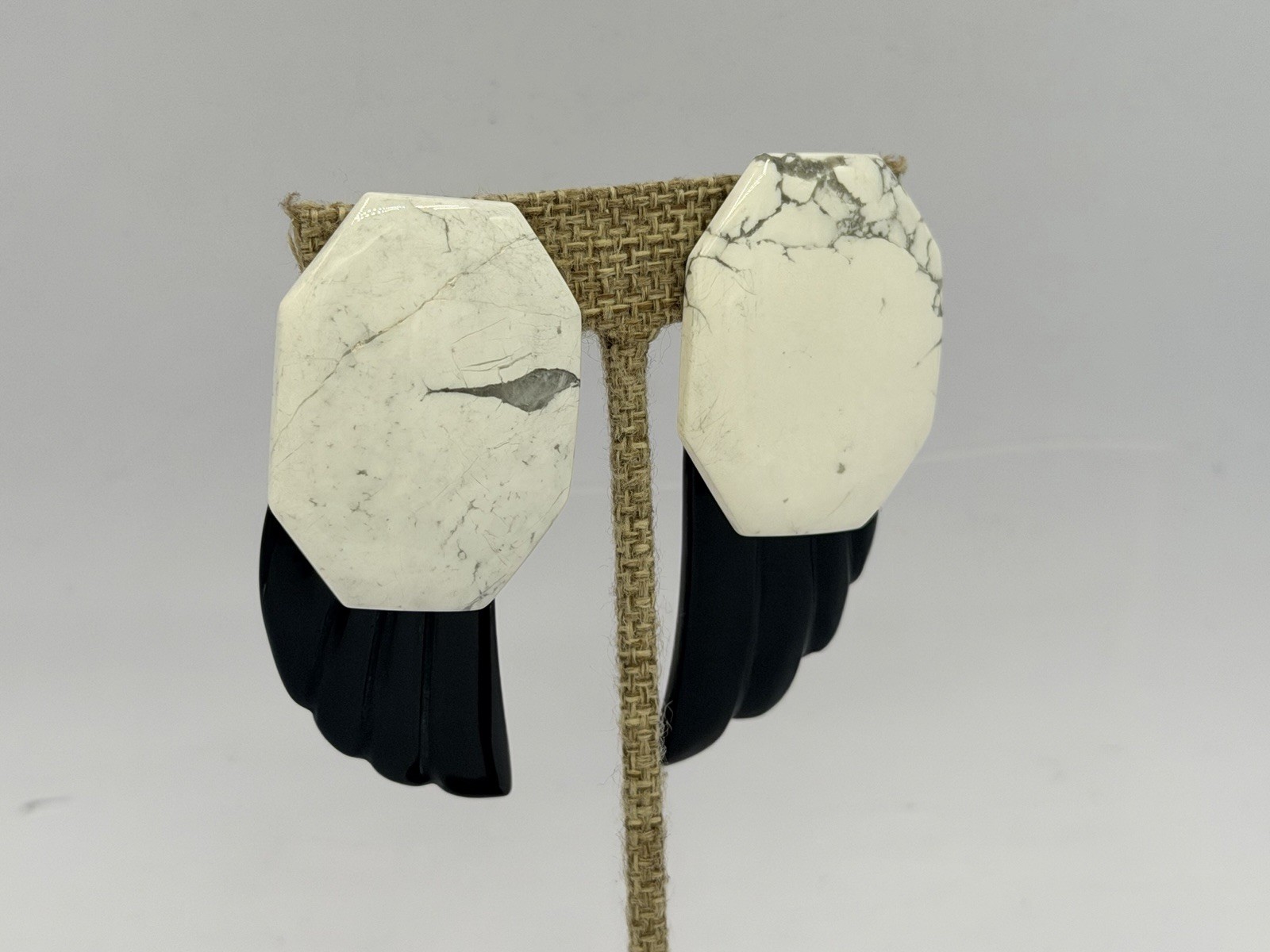 White & Black Gemstone Clip On Earrings 1980s Vintage Carved Wings Ro-Do Saks JN