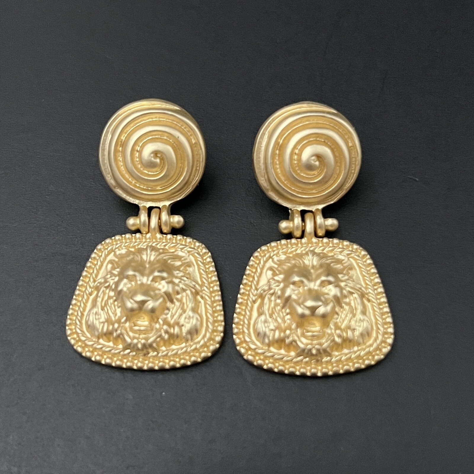 Lion Head Door Knocker Earrings Matte Gold Tone Pierced Post Dangle Drop Vtg