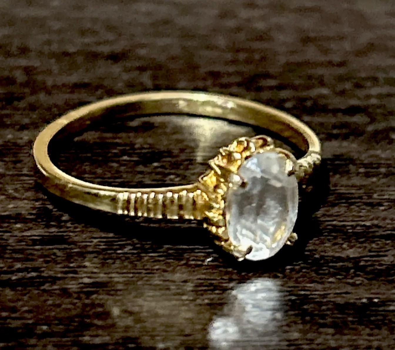 Vintage Signed BDA 10k SOLID Gold Ribbed Sides Ring Paste Clear Stone Size 5.75