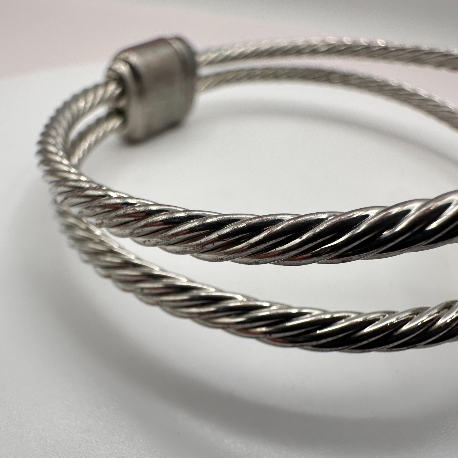 Vintage 90s Silver Tone Initial P Cable Bangle Bracelet Glass Accents Jewelry