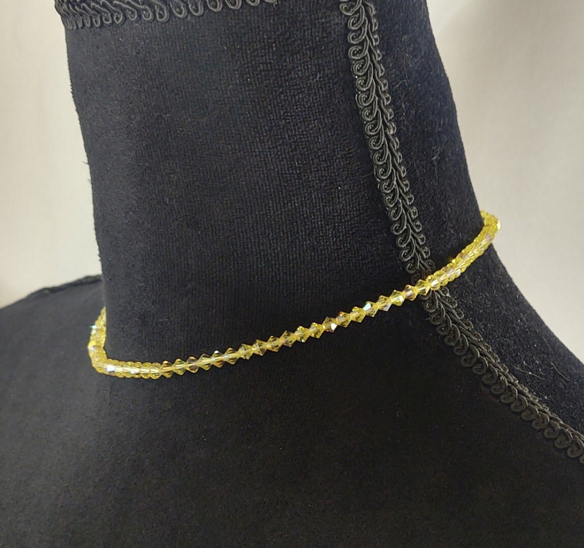 Vintage Yellow Faceted Beaded Stretch Choker Necklace Women’s Costume Jewelry