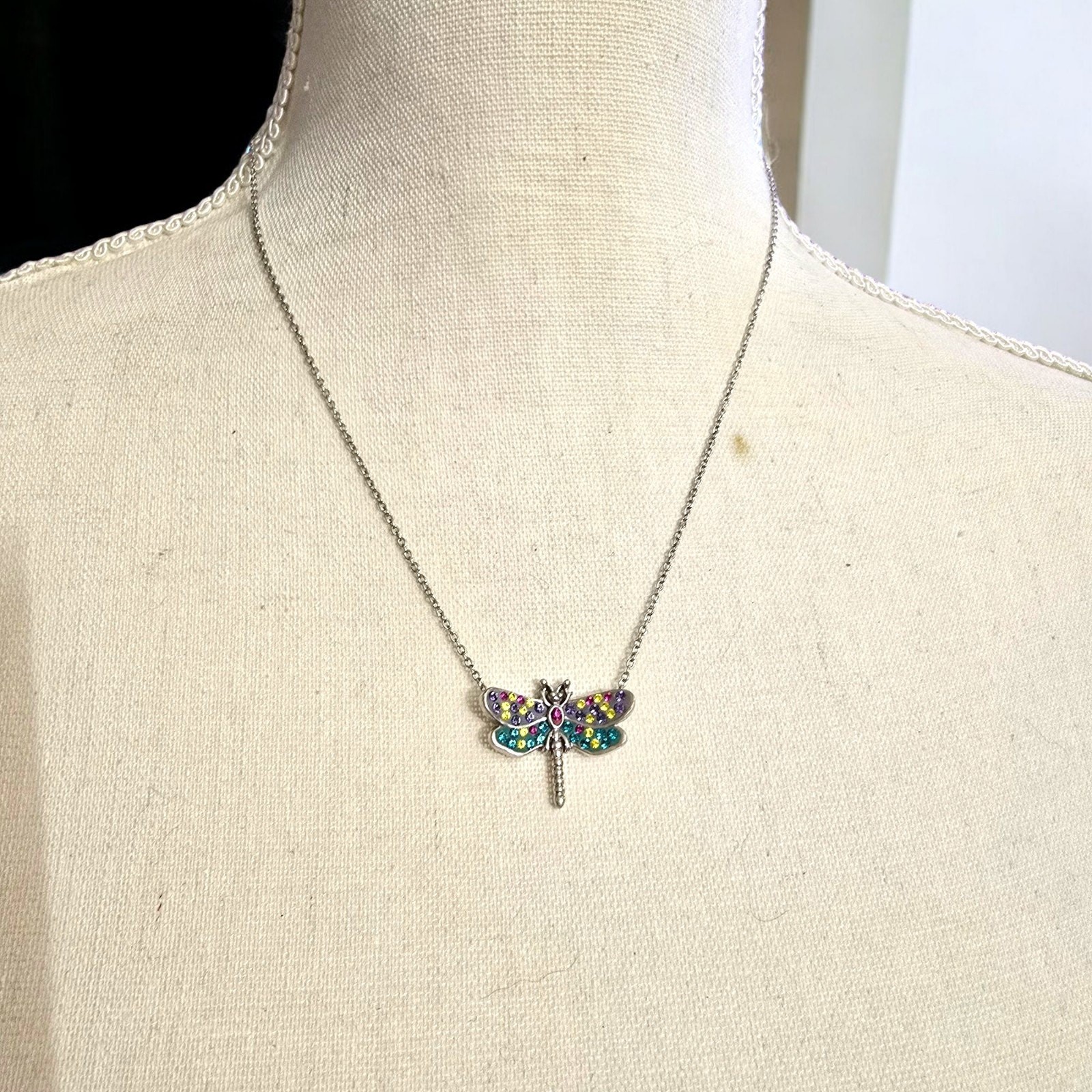 Necklace Small Dragonfly Pendant Multicolor Rhinestones Silver Tone 16″ SKU 2241