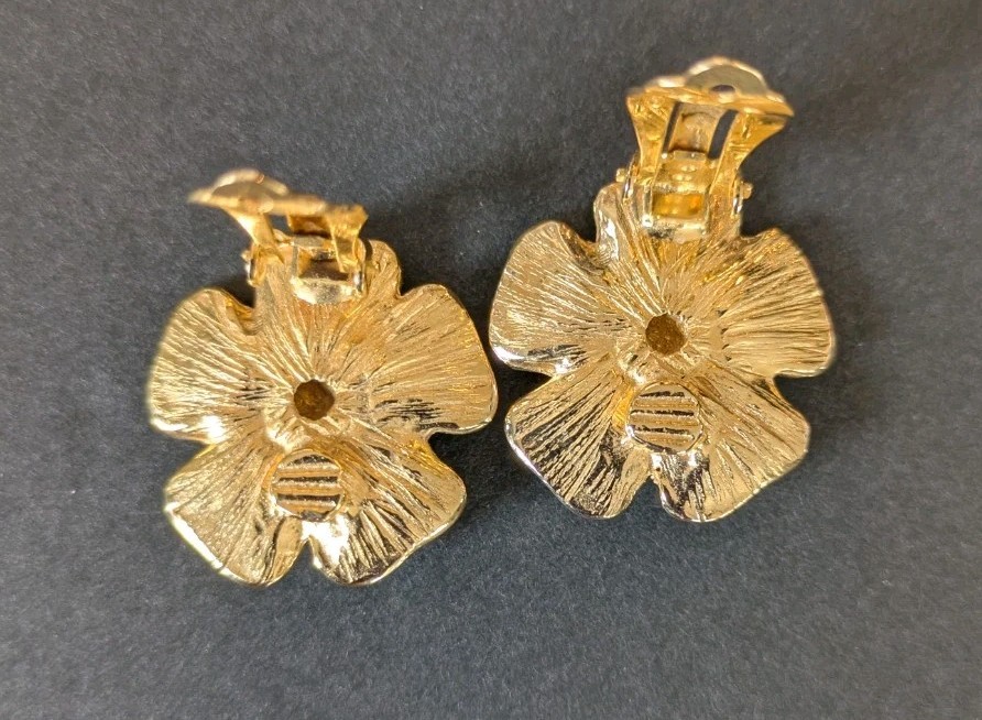 Gay Boyer Clip Earrings Dogwood Flower Floral Hammered Texture Gold Tone Jewelry
