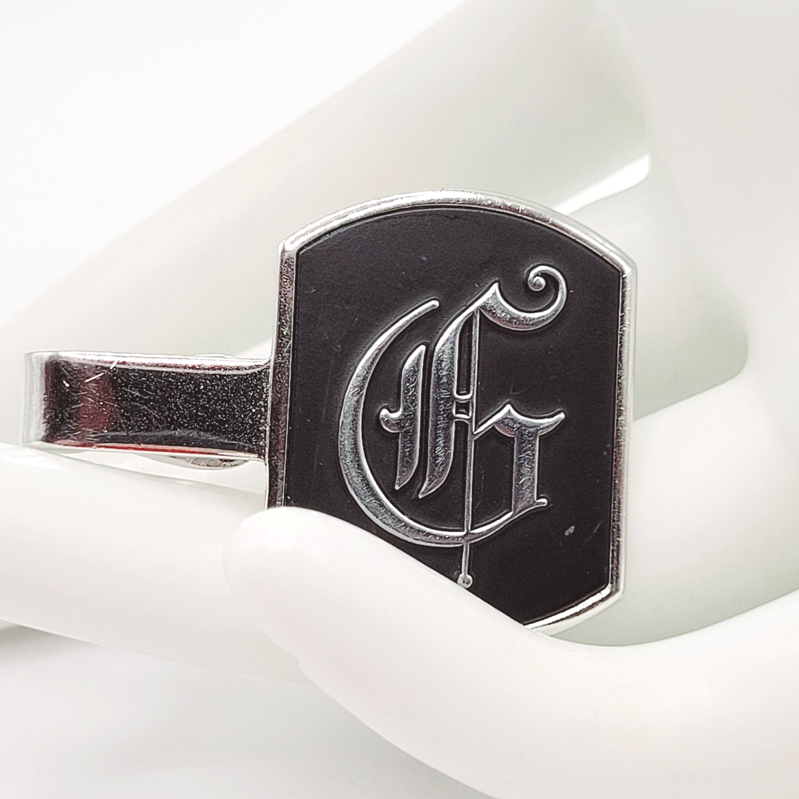 G Letter Old English Script Silver Tone Black Enamel SWANK Tie Clip Clasp