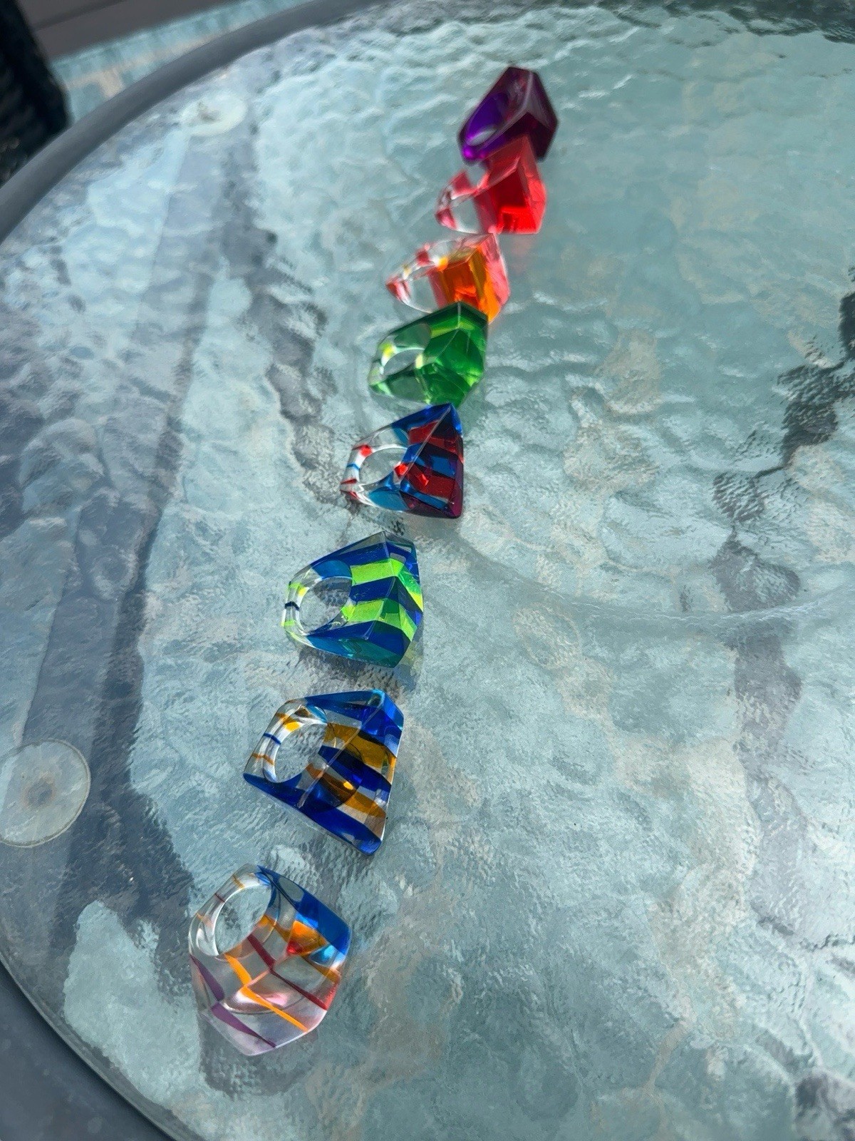VINTAGE 1970’s MOD LUCITE STRIPED COCKTAIL GEOMETRIC CLEAR ACRYLIC RINGS