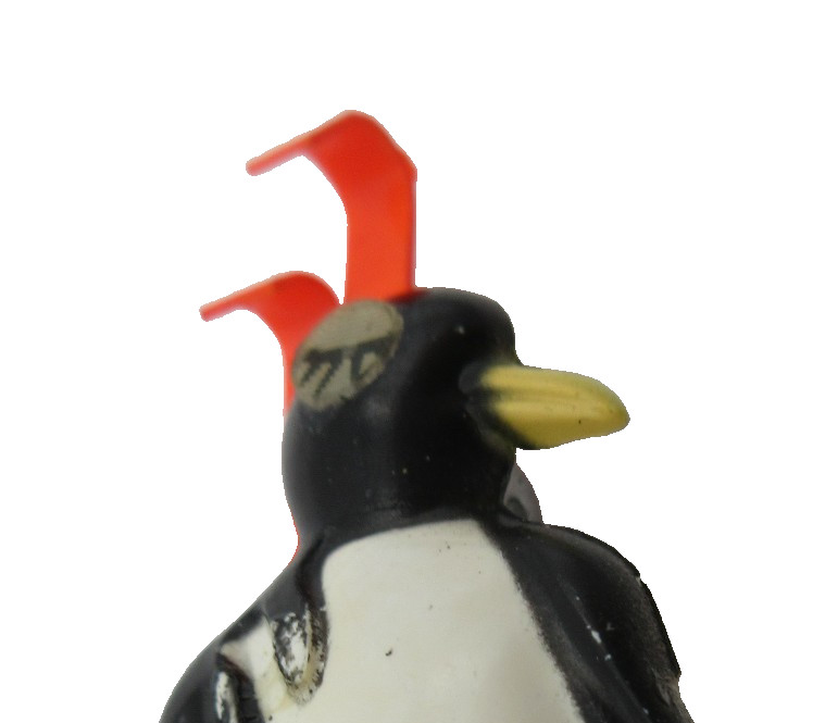 VTG EYE CHANGES PLASTIC white black PENGUIN orange skis Brooch gold tone pin