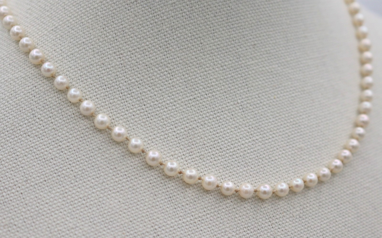 Stunning Vintage 14K Yellow Gold Strand Cultured Pearl Necklace 5.3 mm 19.5″