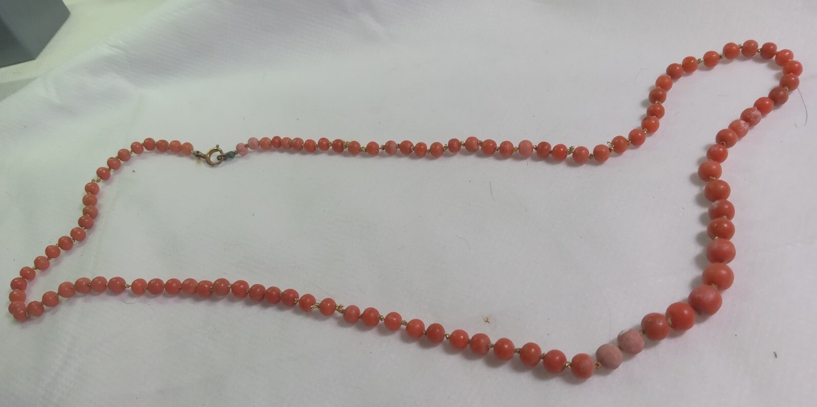 Vtg Mediteranium Coral Unpolished Graduating Beads 10k Clasp Gold Threated 17in