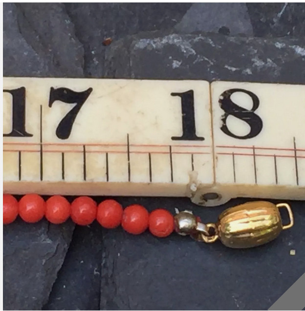 ANTIQUE GENUINE GRADUATED SALMON CORAL NECKLACE