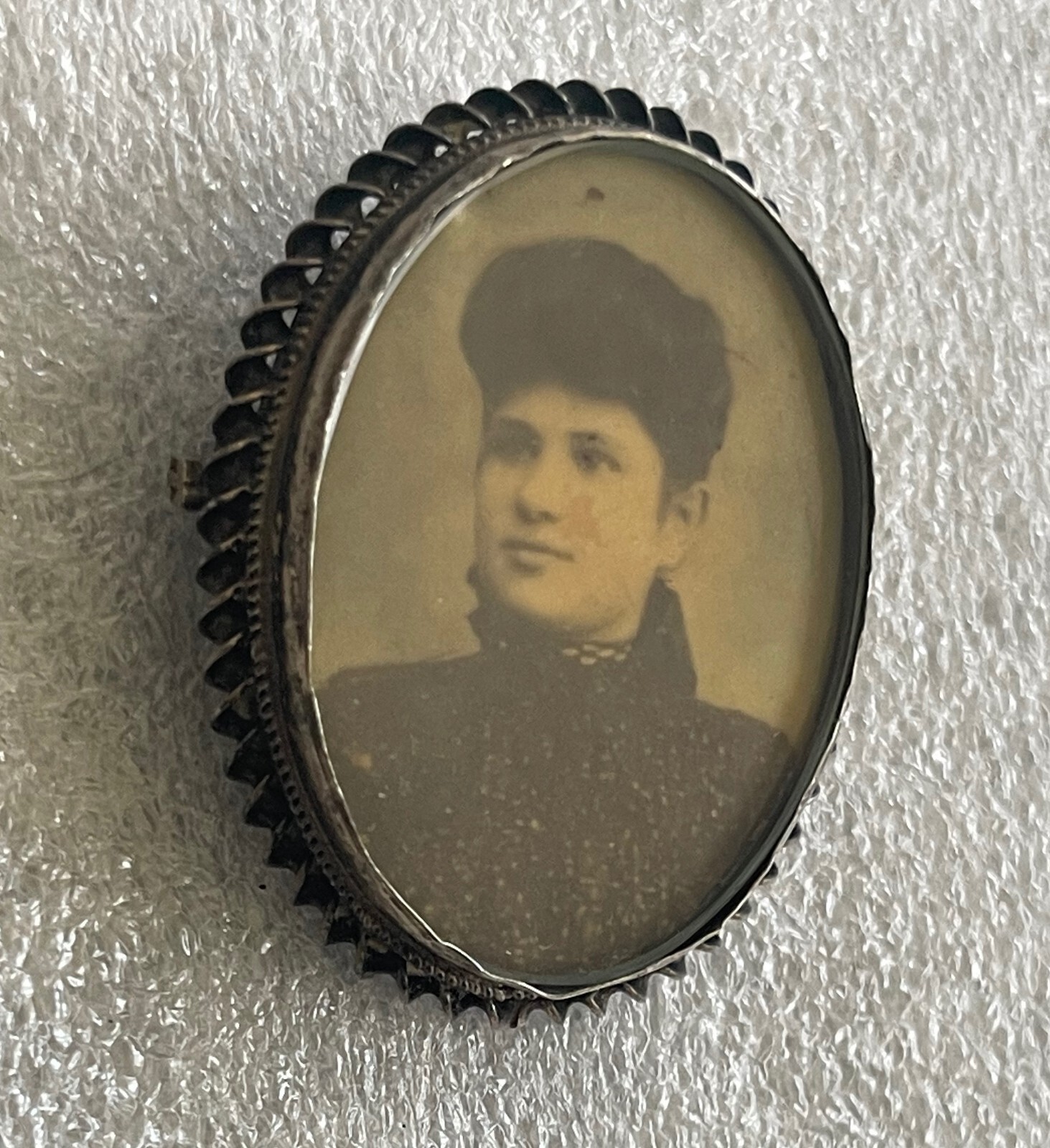 ANTIQUE PAT. MAY 31 1898 PIN LOCK PHOTO LOCKET PIN BROOCH