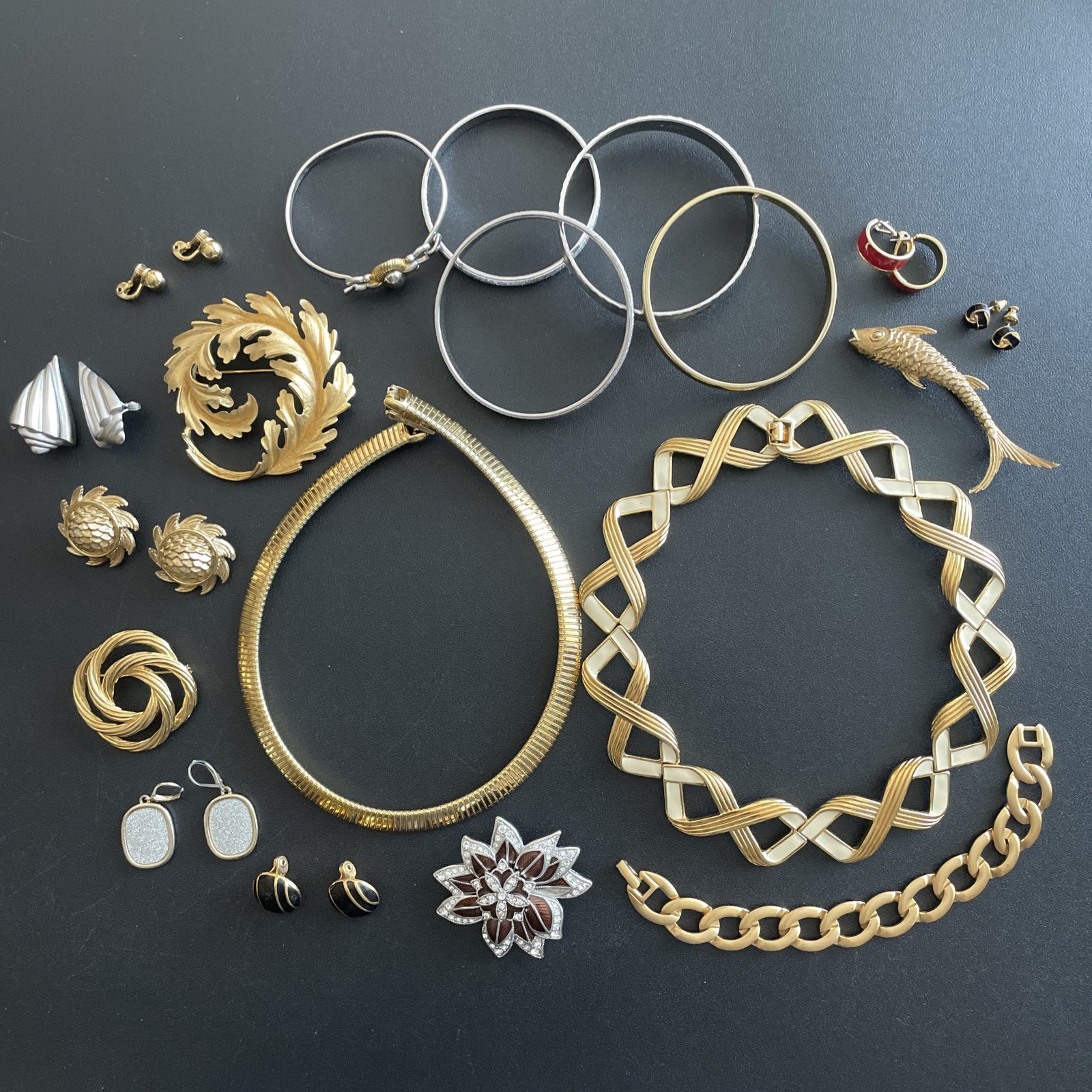 MONET Lot of 19 Pieces Gold & Silver Tone Jewelry Earrings Brooches Necklaces
