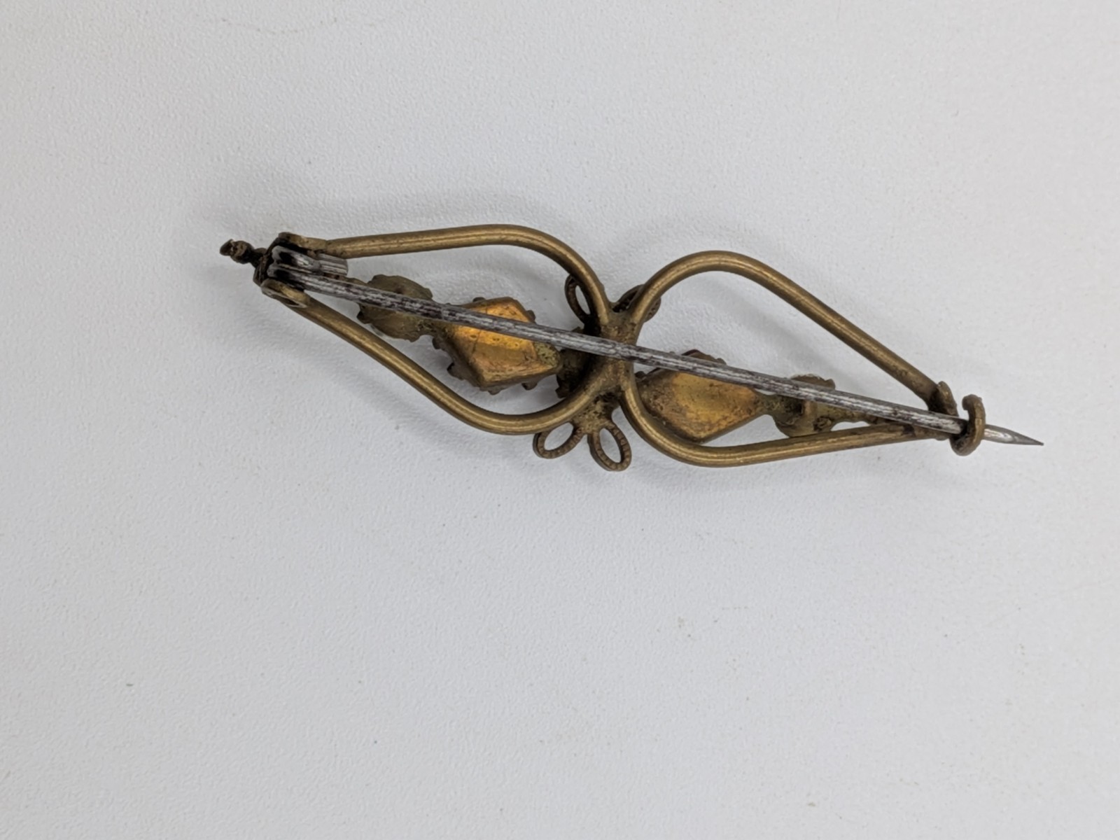 Antique Vintacge Art Deco GOLD RED Clear Rhinestone SMALL Bar BROOCH PIN C Clasp