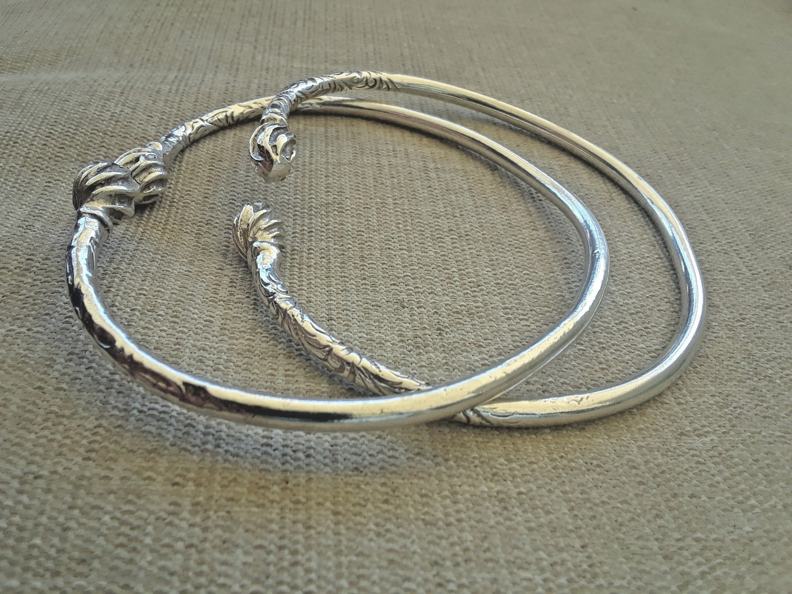Lot of 2 Vintage Twisted Ends 925 Sterling Silver West Indian Bangles 7.75″ +-