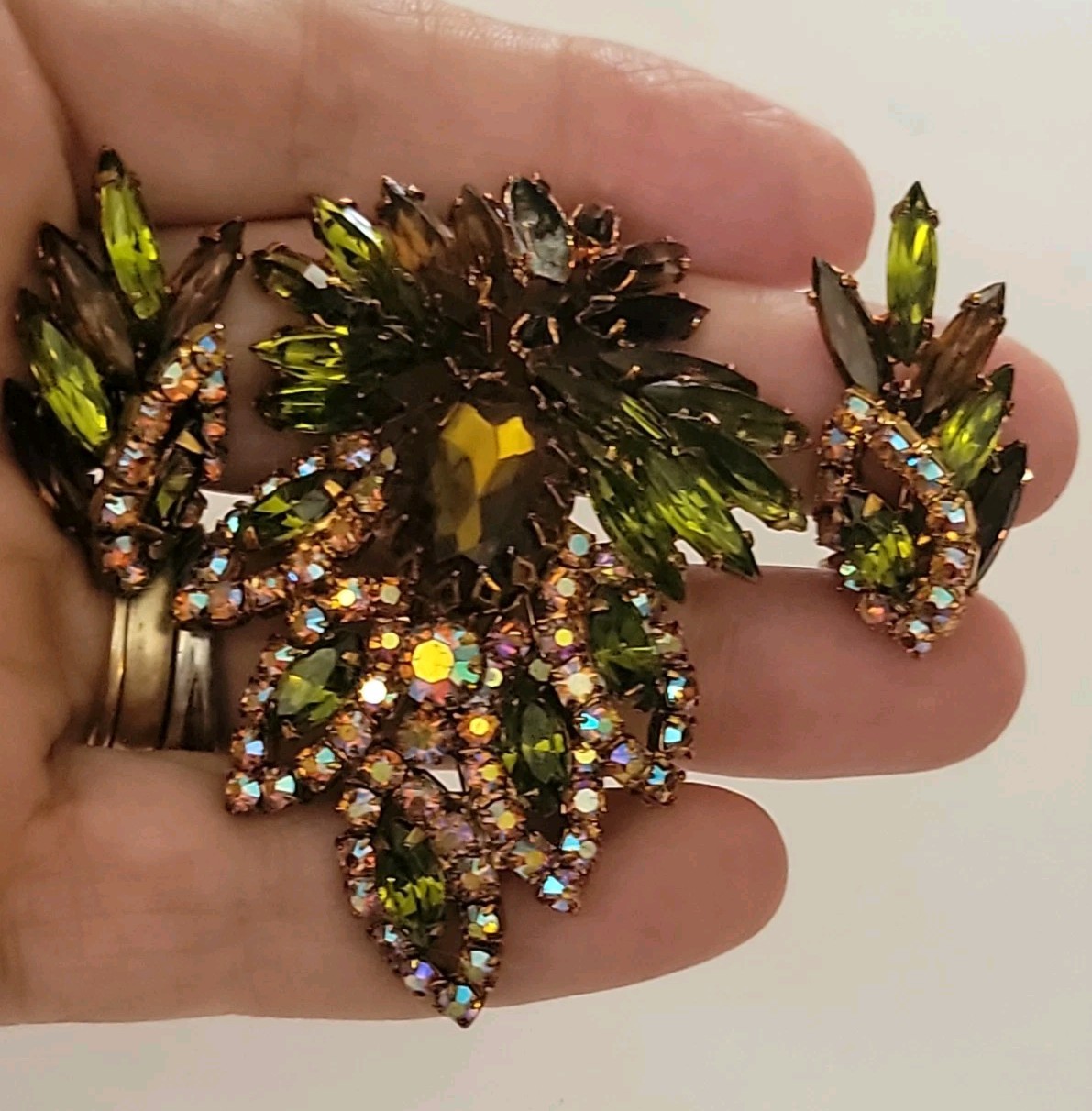 Vintage Green Dark Amber Rhinestones Brooch Clip Earring Gold Tone Set -Read
