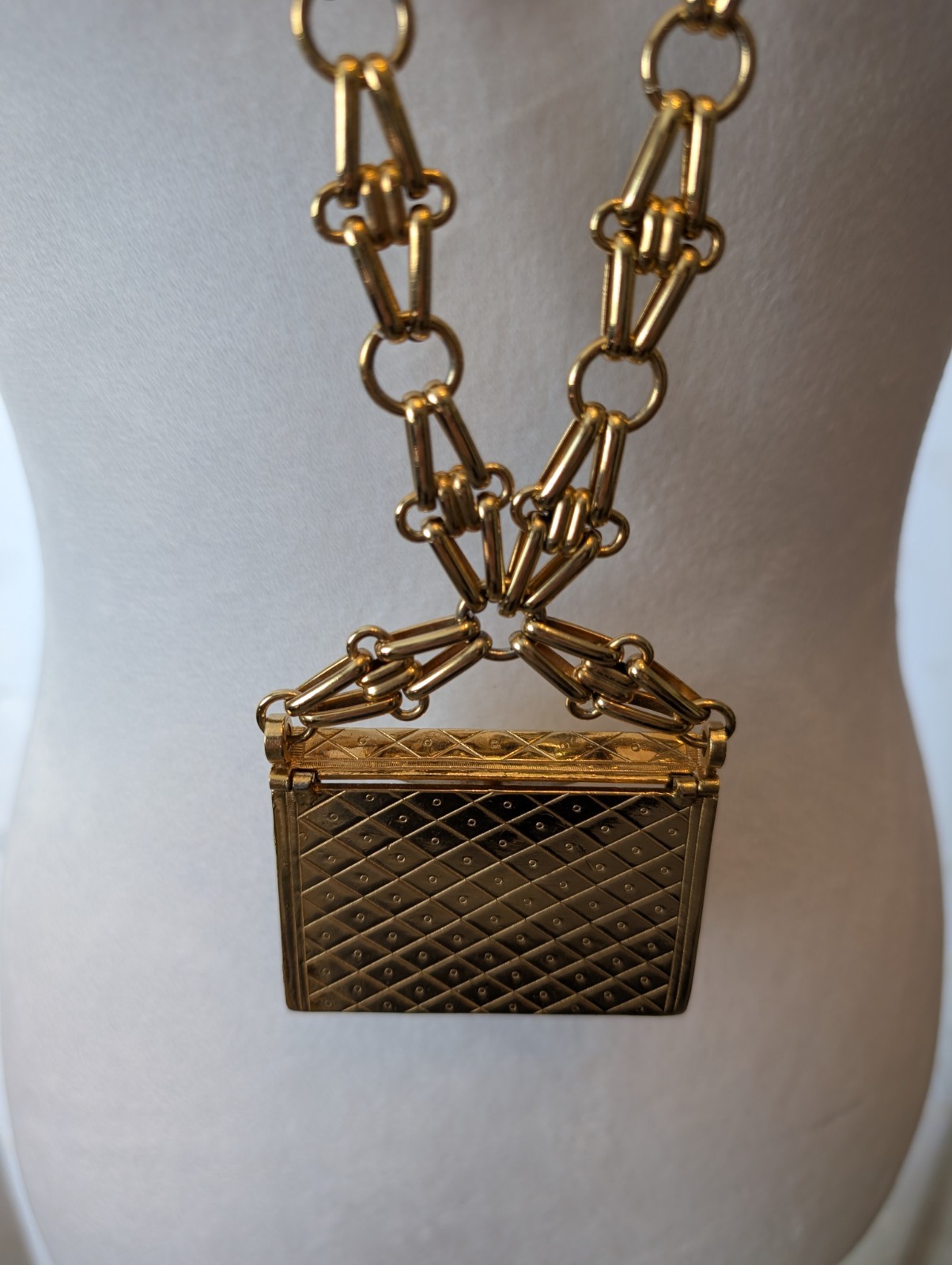 Vintage Carolee Gold Tone Long Purse Necklace, Circa 1980s, 38″ L