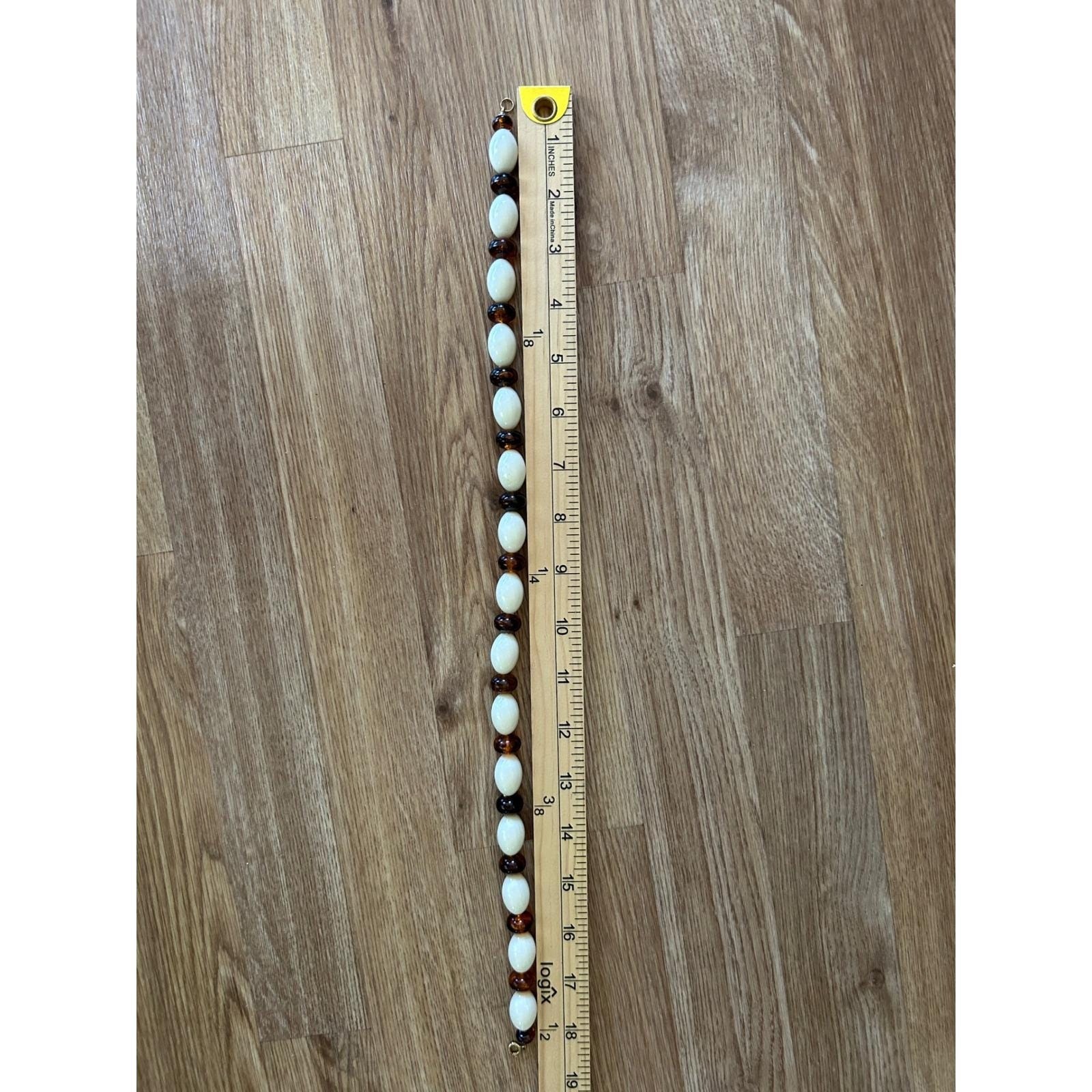 Vintage White Oval and Amber Rondelle Bead Necklace 18 Inch Gold Tone Clasp