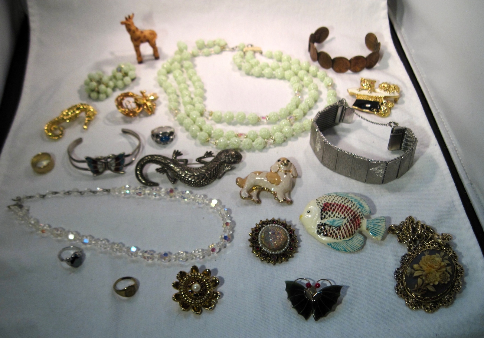 Vintage Costume Jewelry Some Signed – Lot of 21- K977