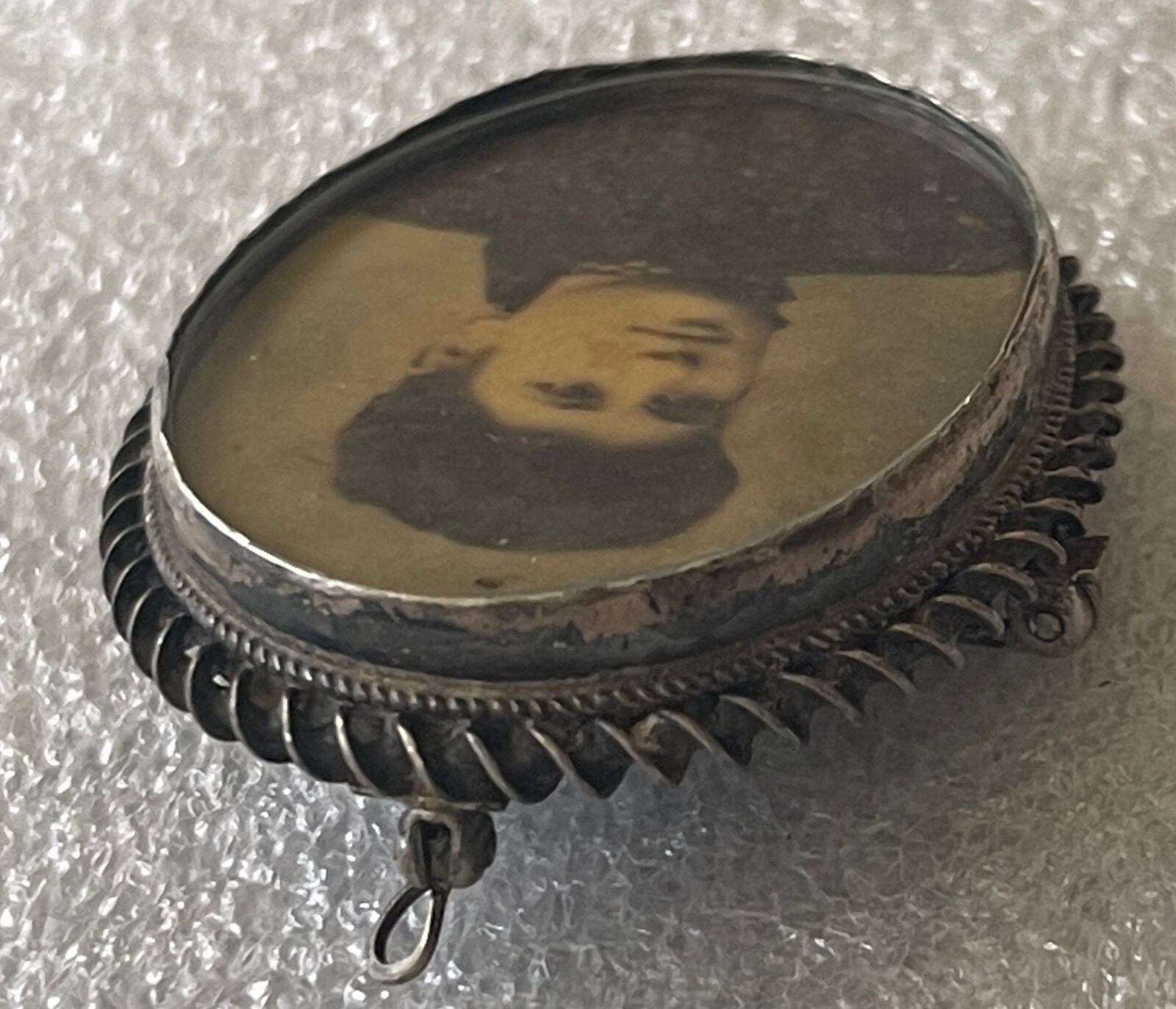 ANTIQUE PAT. MAY 31 1898 PIN LOCK PHOTO LOCKET PIN BROOCH