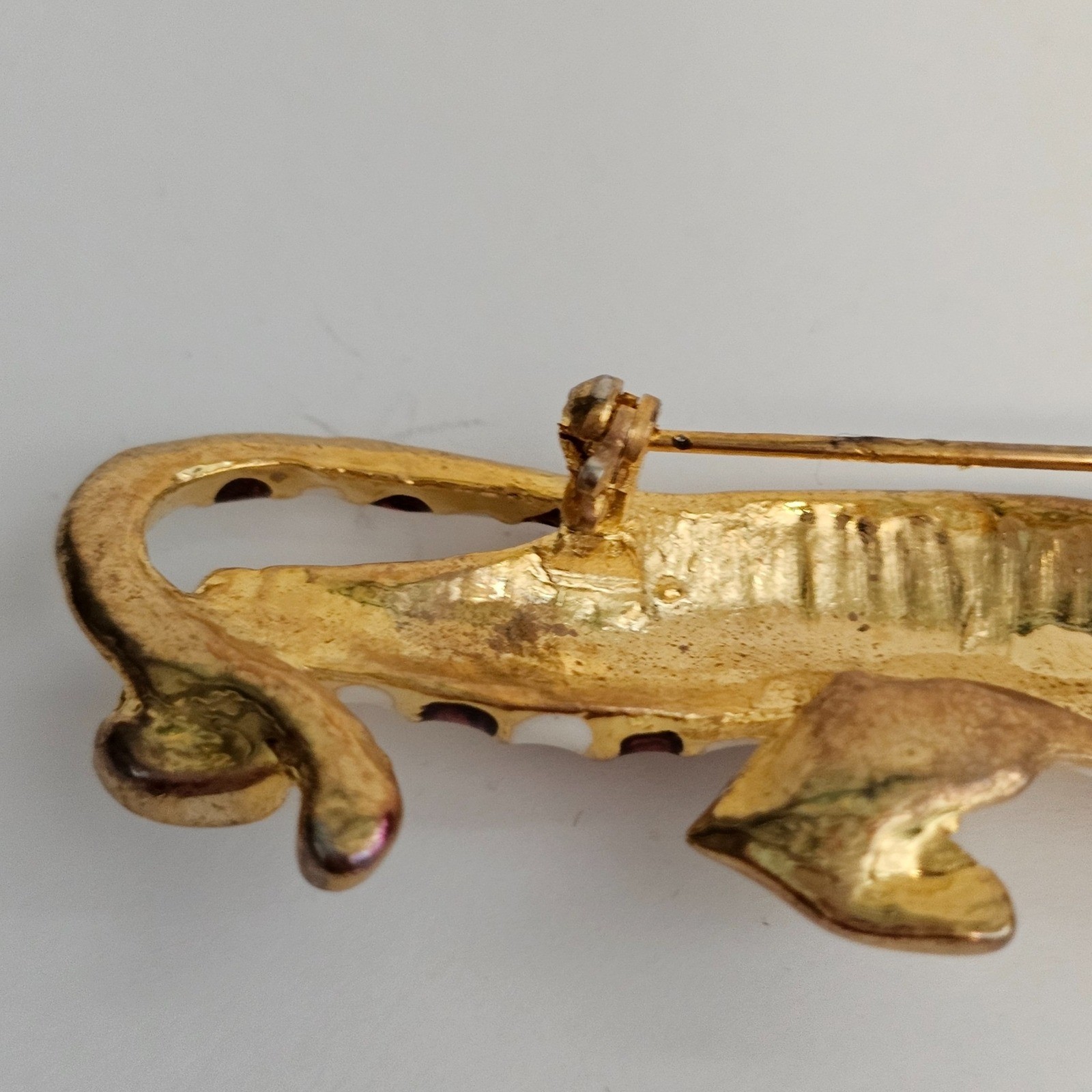 Vintage Gold Tone Enameled Panther White Brown Shimmer Brooch Pin
