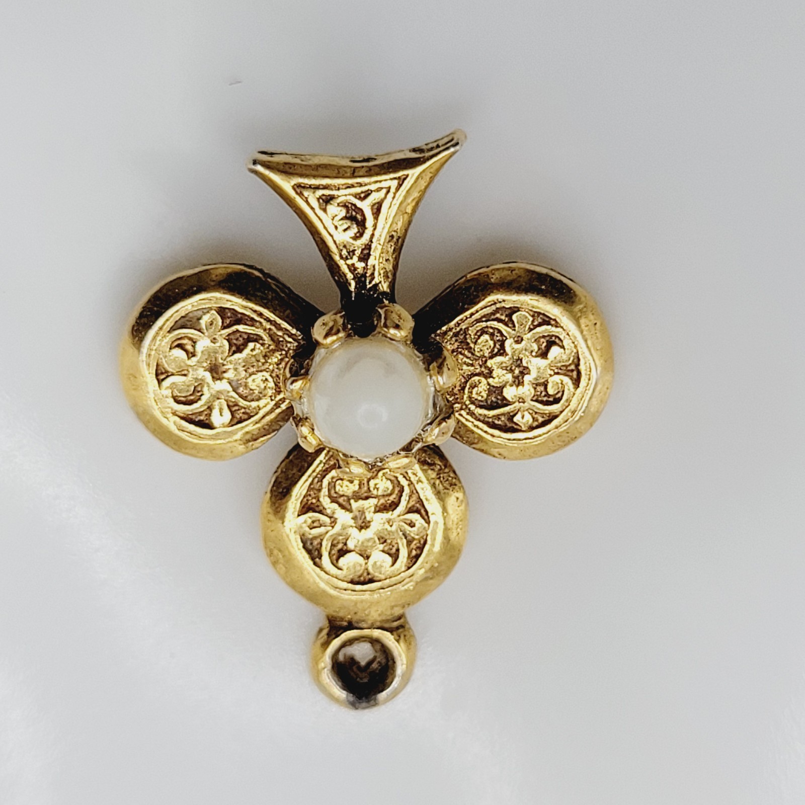 Clover Trefoil Shape Baroque Revival Vintage Gold Tone Faux Pearl Charm Pendant