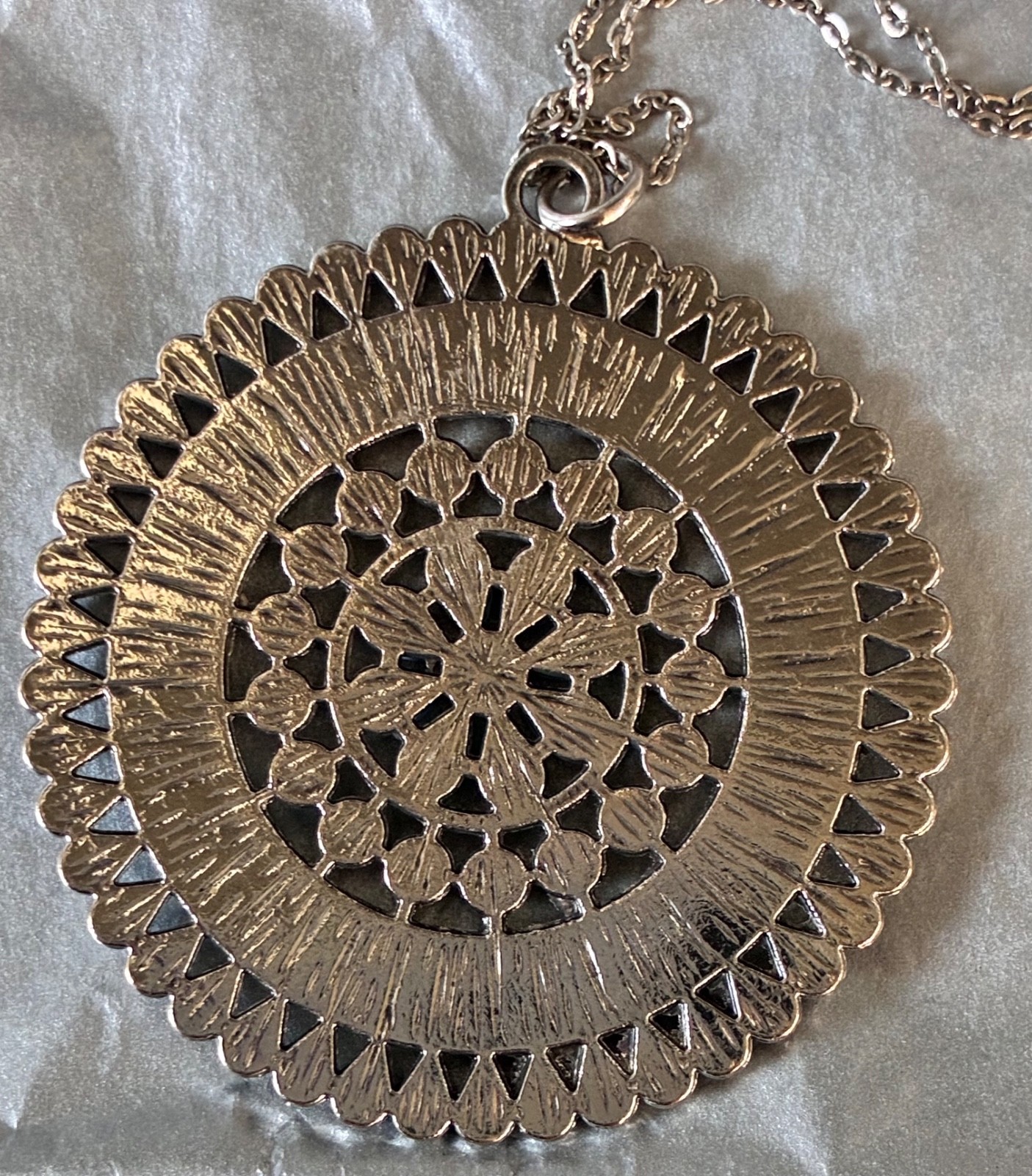 Vintage Zuni Inspired Necklace w/ Round Floral Pendant Blue Teal Rhinestones 17″