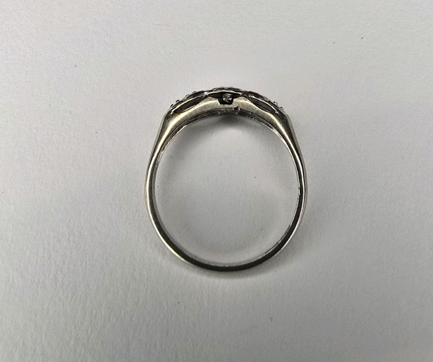 14k White Gold Antique Wedding Ring 5 dimond illusion Size 6